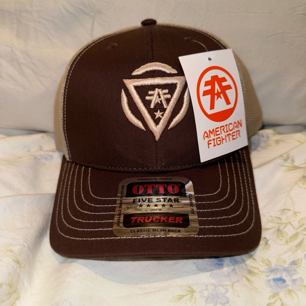 New With Tags American Fighter Trucker Baseball Cap Hat Brown Mesh Snap Closure